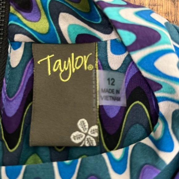 NWT Taylor Dress Halter Neck Sleeveless midi with swing hem Peacock Colors sz 12 - Picture 5 of 11